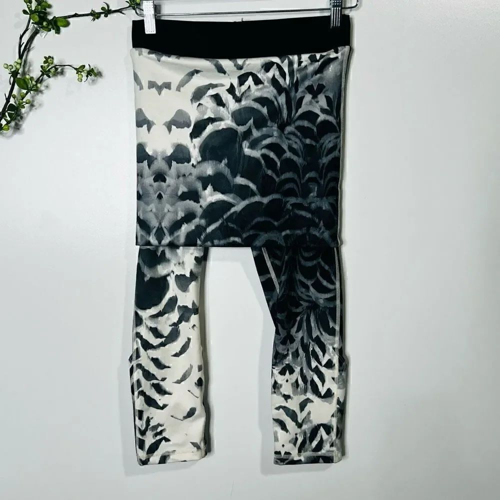 Lululemon Wunder Under Skirt Over Crop Leggings Black Cream